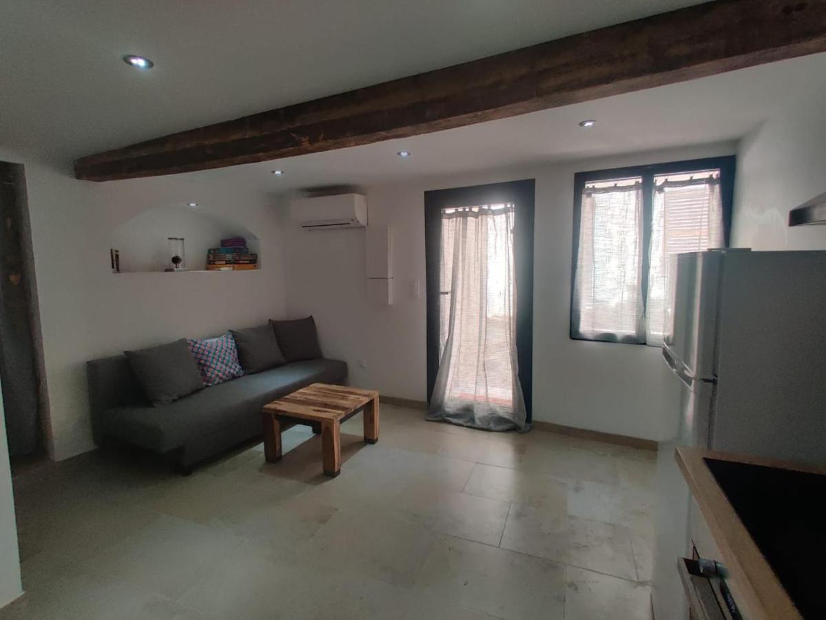 Logement Neuf Centre Du Village Aux Pieds Du Chateau Гримо Экстерьер фото
