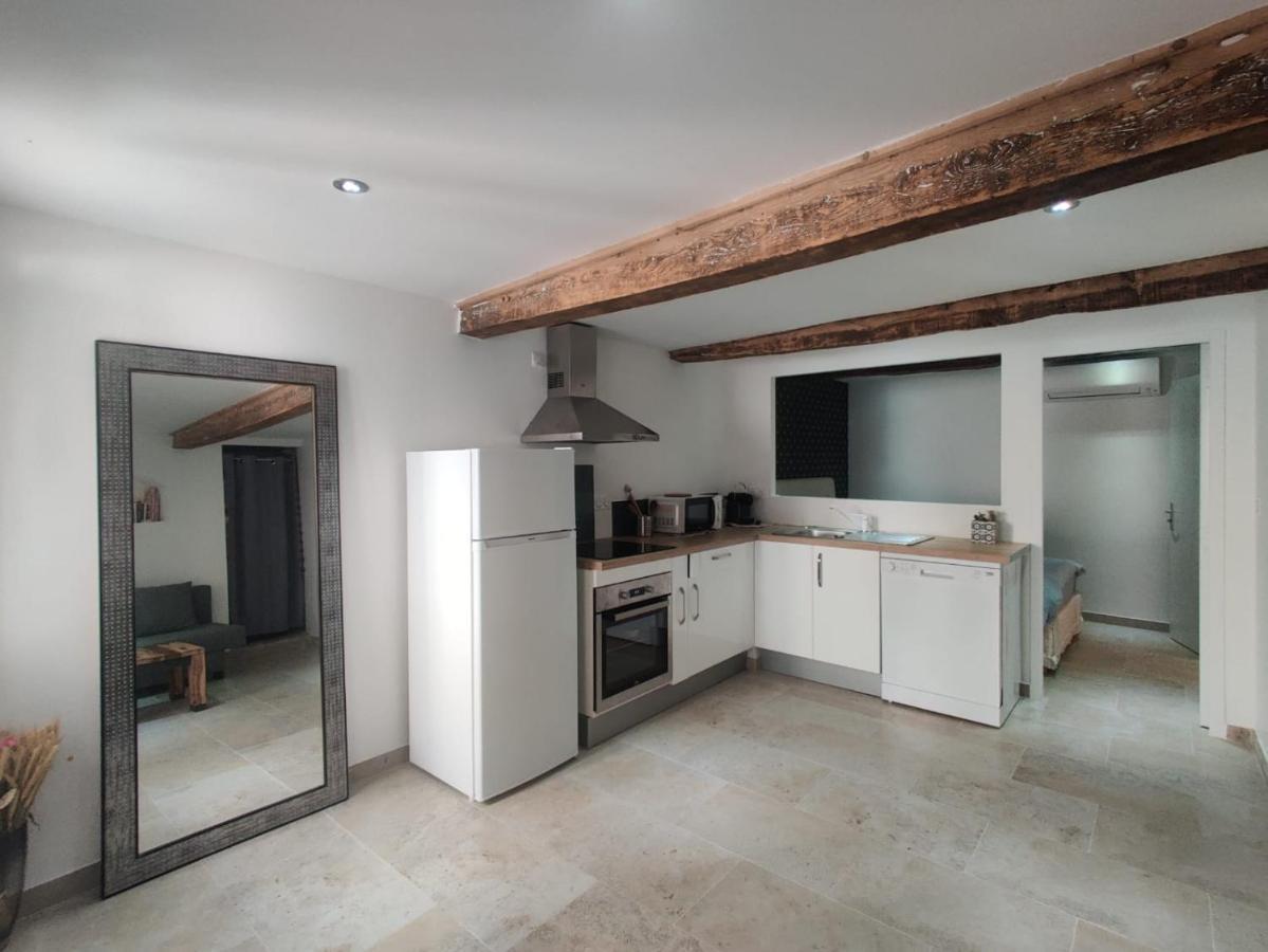 Logement Neuf Centre Du Village Aux Pieds Du Chateau Гримо Экстерьер фото