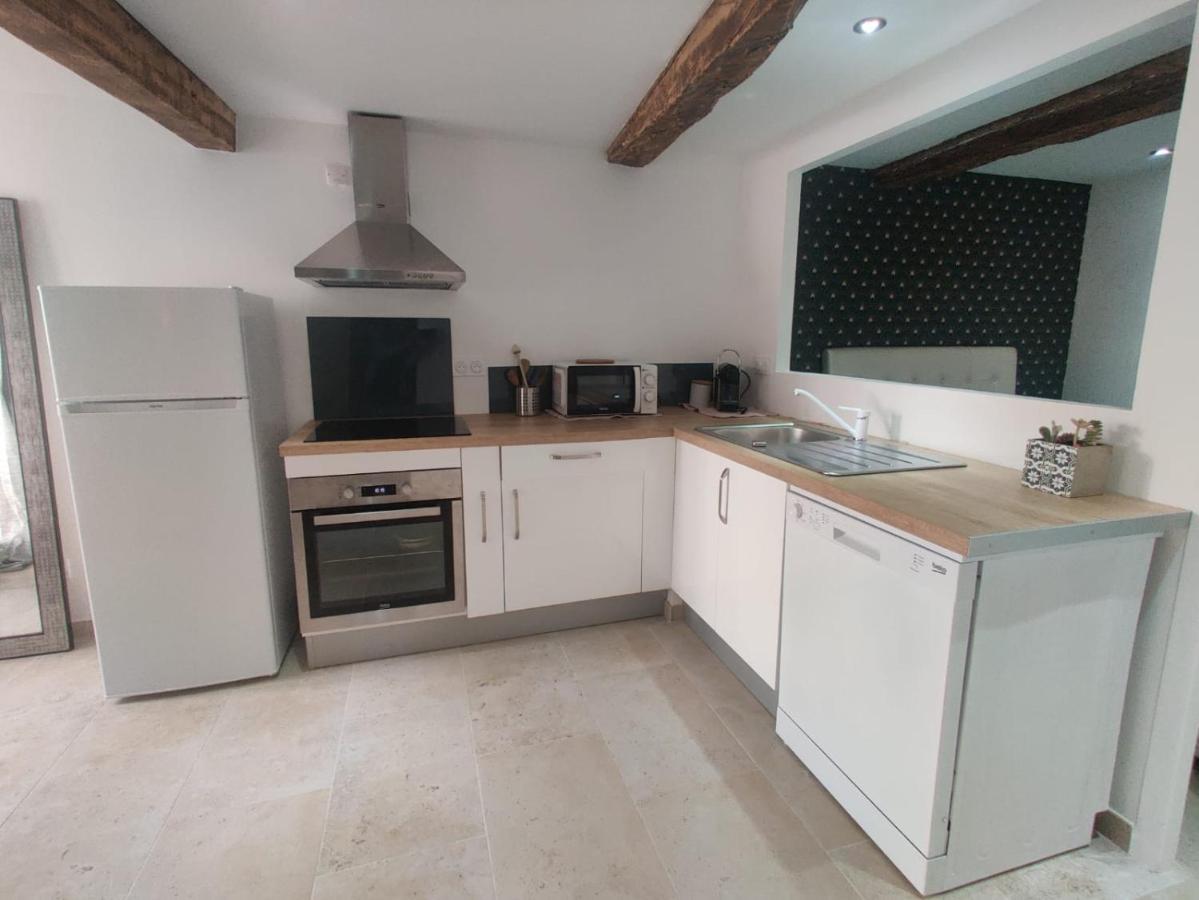 Logement Neuf Centre Du Village Aux Pieds Du Chateau Гримо Экстерьер фото
