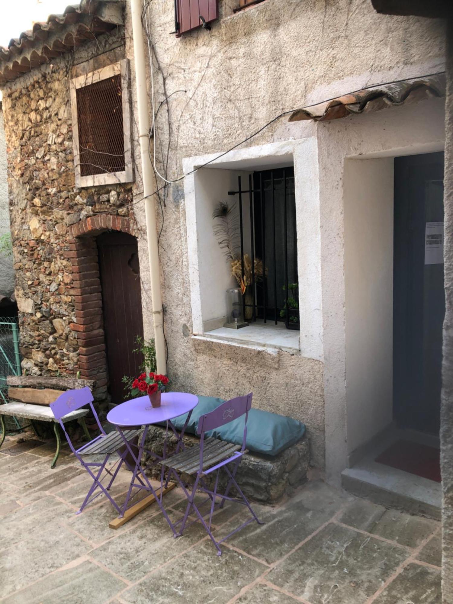 Logement Neuf Centre Du Village Aux Pieds Du Chateau Гримо Экстерьер фото